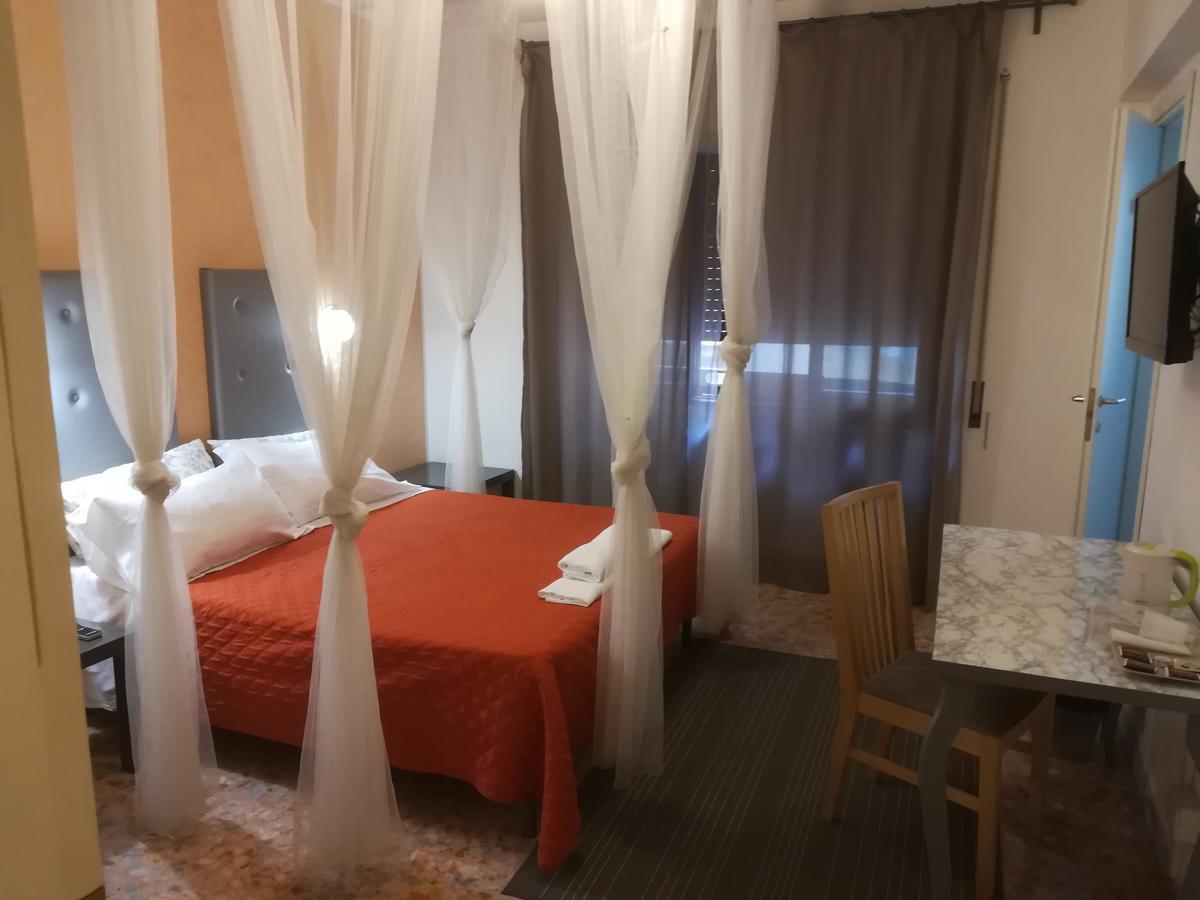 In Roma Life Hotel Luaran gambar